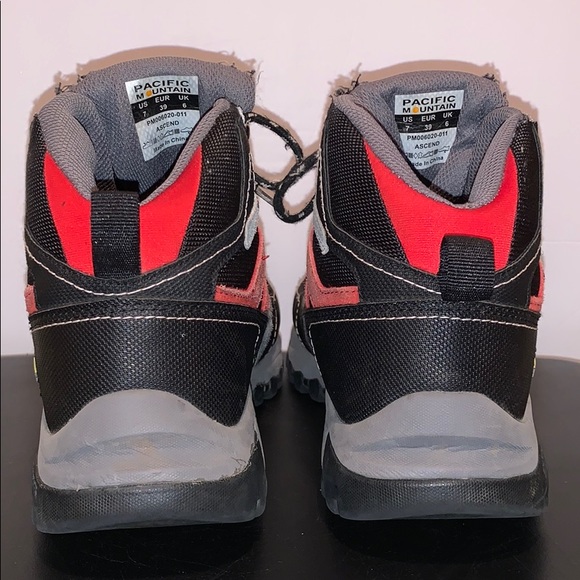 Pacific Mountain Waterproof Outdoor Boots - Picture 4 of 5